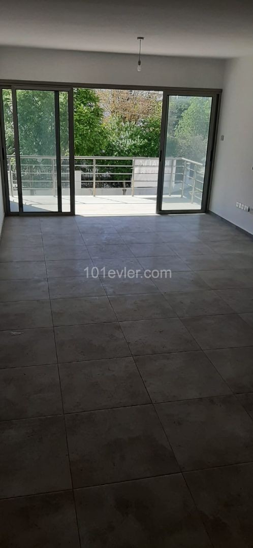 Newly finished 2+1 unfurnished flat for rent in central location in Gonyeli ** 