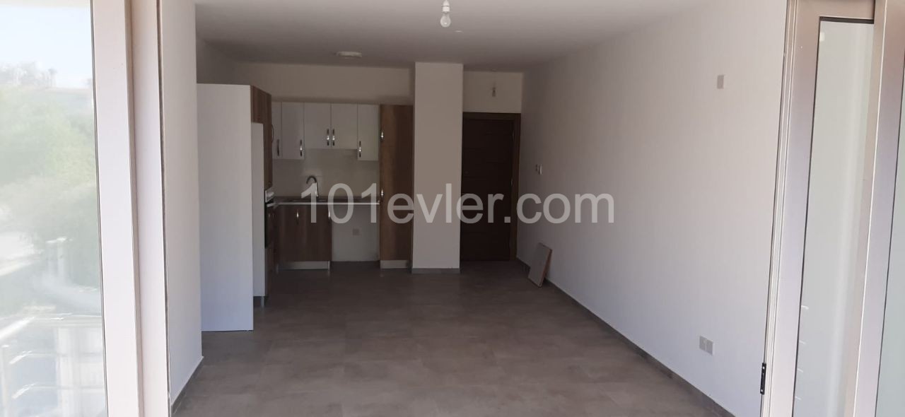 2+1 unfurnished flats for rent in Gönyeli, in a central location close to markets and stops ** 