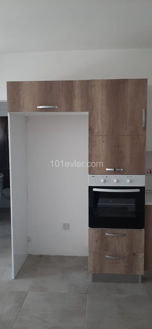 2+1 unfurnished flats for rent in Gönyeli, in a central location close to markets and stops ** 