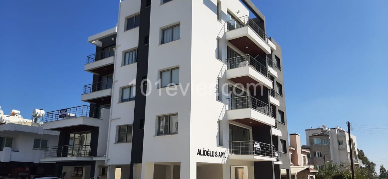 2+1 unfurnished flats for rent in Gönyeli, in a central location close to markets and stops ** 