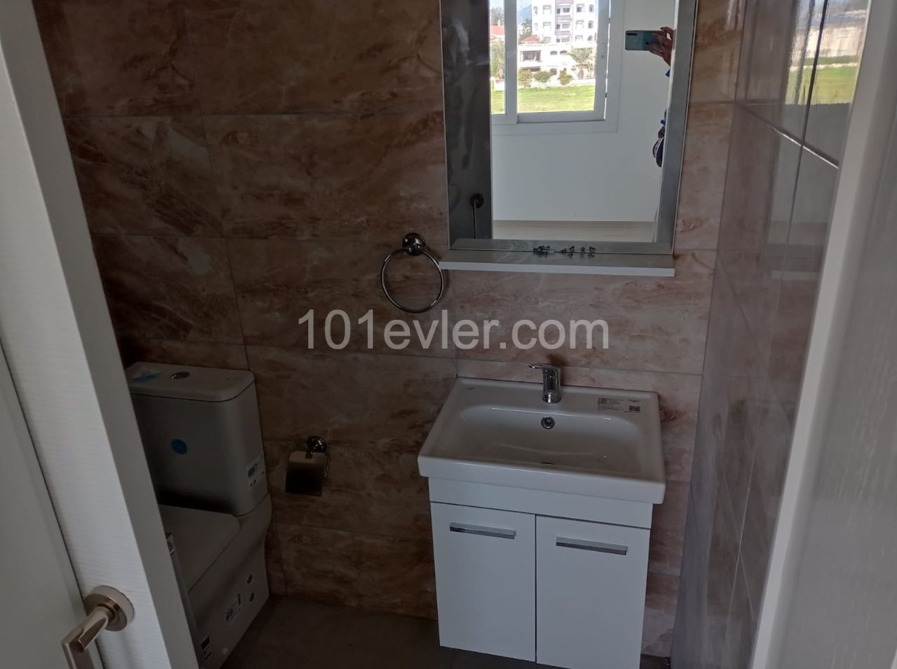 PERFECT FLAT IN ORTAKOY, ONE OF THE MOST BEAUTIFUL AREAS OF NICOSIA, WITHIN WALKING DISTANCE TO MARKETS, SCHOOLS, SHOPPING, HOSPITALS, RESTAURANTS AND CAFES ** 