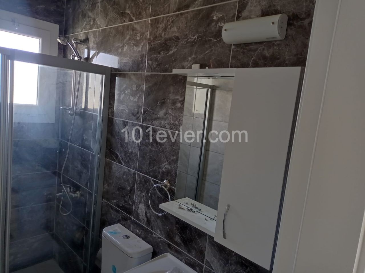 PERFECT FLAT IN ORTAKOY, ONE OF THE MOST BEAUTIFUL AREAS OF NICOSIA, WITHIN WALKING DISTANCE TO MARKETS, SCHOOLS, SHOPPING, HOSPITALS, RESTAURANTS AND CAFES ** 