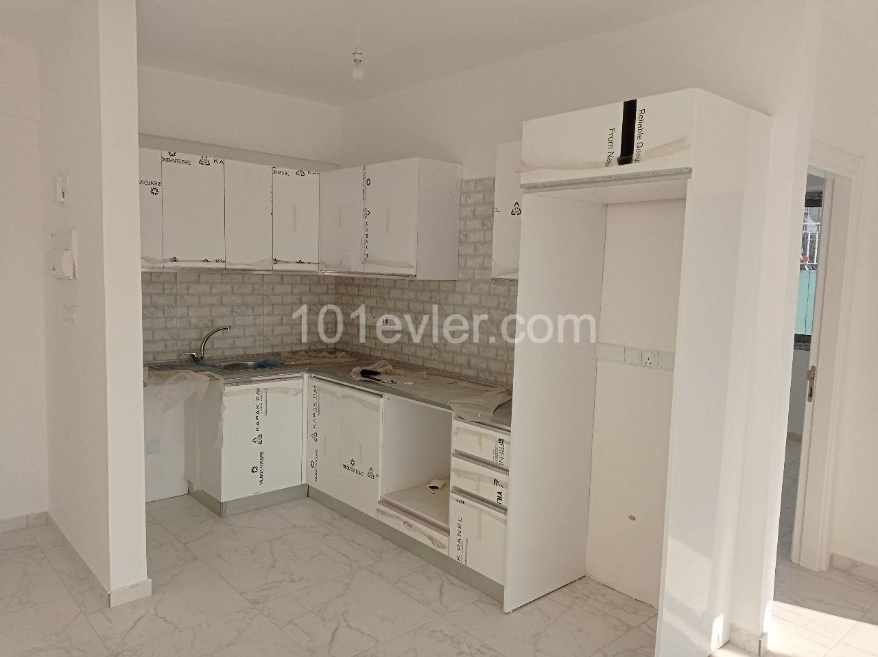 Ground floor 2+1 flat for sale in the center of Gonyeli ** 