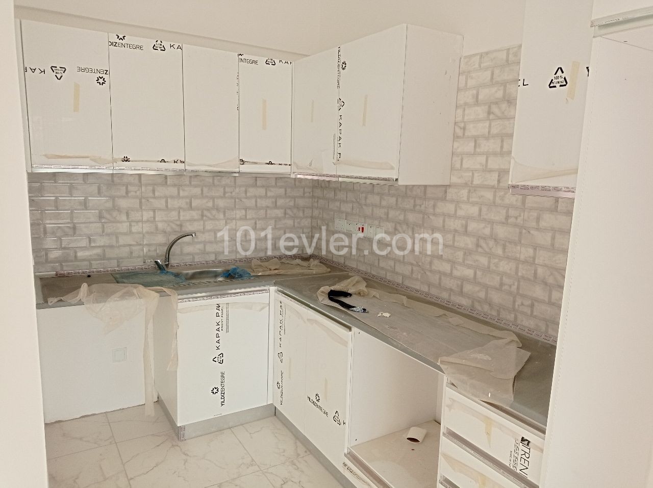 Ground floor 2+1 flat for sale in the center of Gonyeli ** 