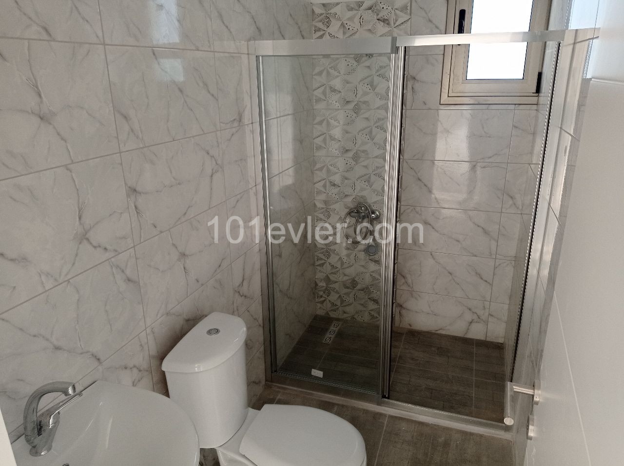 Ground floor 2+1 flat for sale in the center of Gonyeli ** 