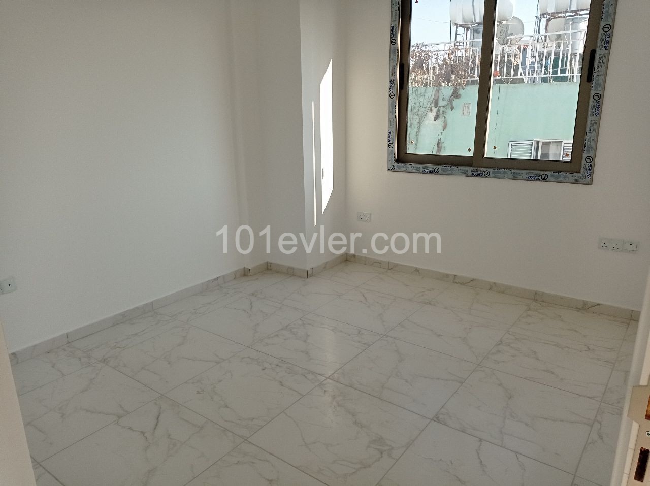 Ground floor 2+1 flat for sale in the center of Gonyeli ** 