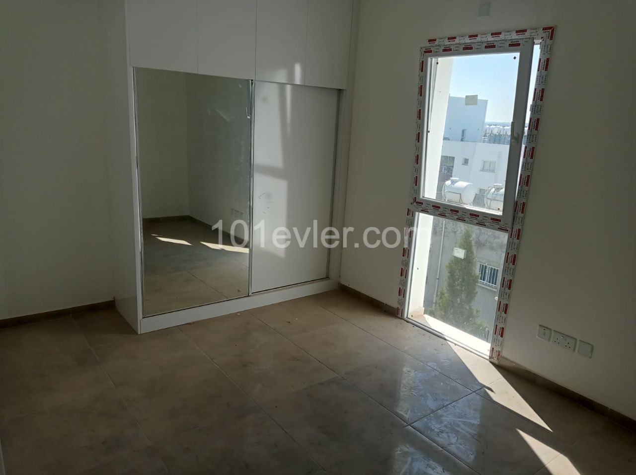 Spacious Penthouse for Sale in a Central Location with City View in Gonyeli ** 