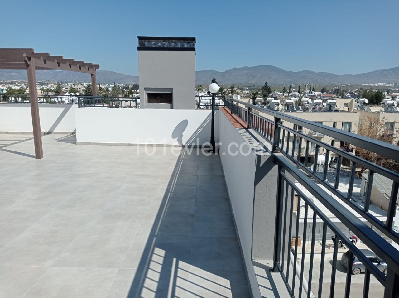 Spacious Penthouse for Sale in a Central Location with City View in Gonyeli ** 