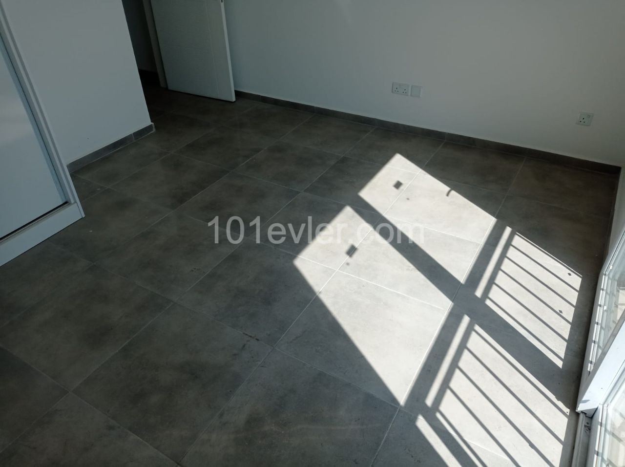 Spacious Penthouse for Sale in a Central Location with City View in Gonyeli ** 