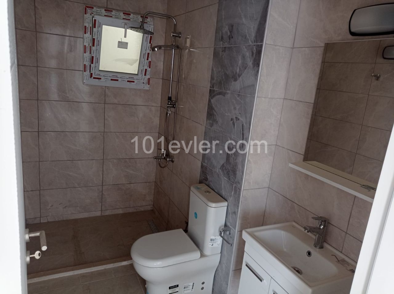 Spacious Penthouse for Sale in a Central Location with City View in Gonyeli ** 