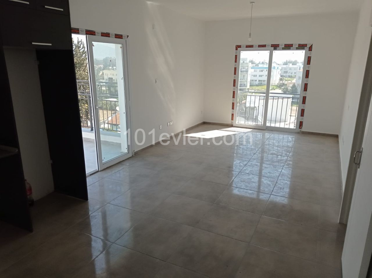 Spacious Penthouse for Sale in a Central Location with City View in Gonyeli ** 