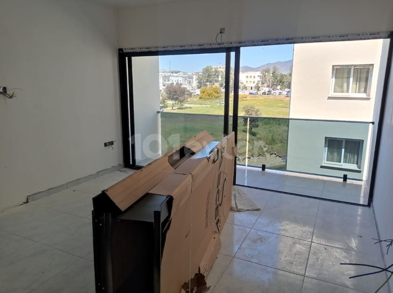 2+1 ground floor for sale in the marmara region, in the center of the city, within walking distance to the metropolis, in a splendid location ** 