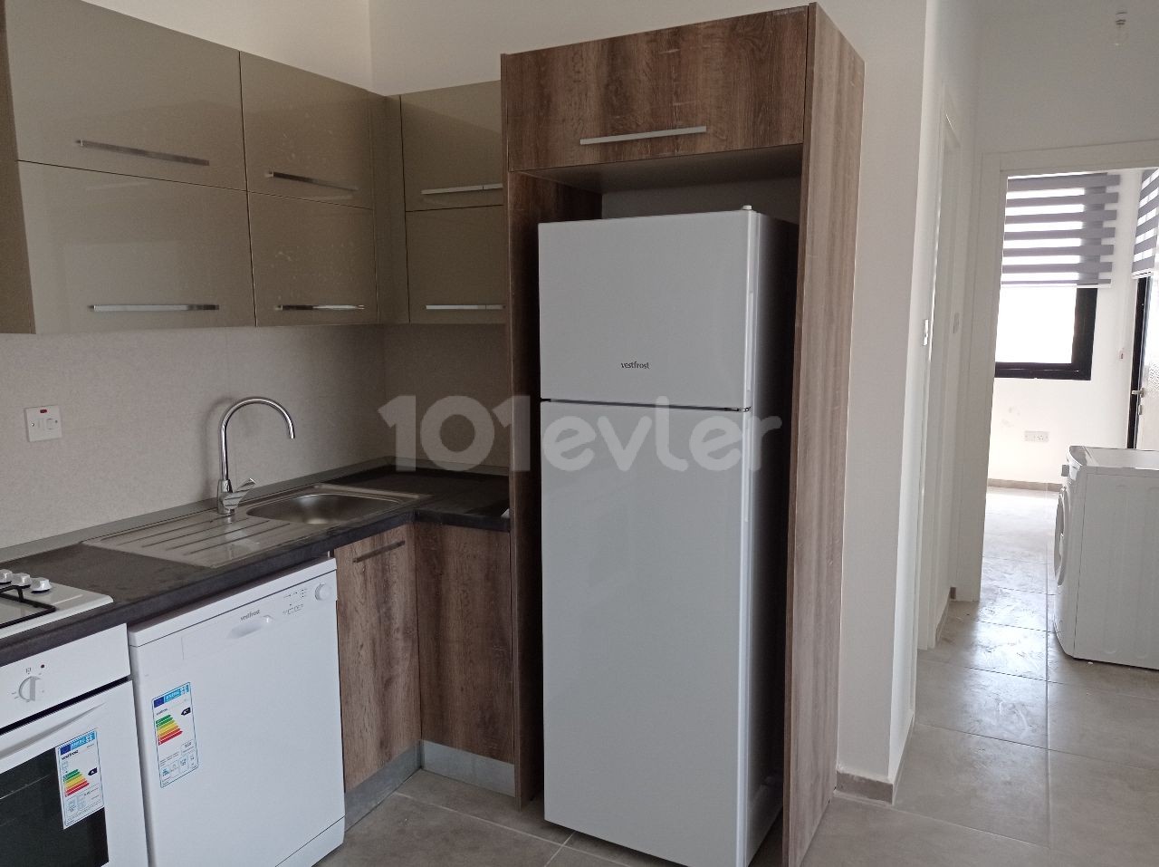 Dereboyunda kiralık 2+1 yeni eşyalı modern daire 