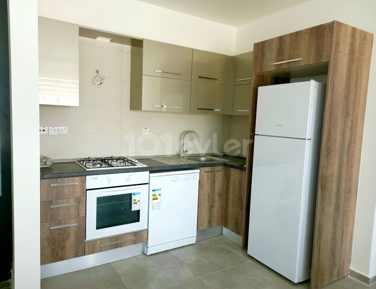 2+1 Rental Apartment with Zero Furniture in Dereboyu District ** 