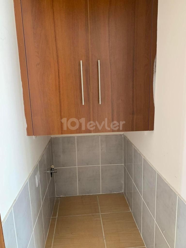 THE APARTMENT WITH ELEVATOR AND PARKING LOT (3+1) IN THE PERFECT LOCATION IN YENIŞEHIR IS IN A VERY GOOD CONDITION AND THE RENT IS GUARANTEED TO BE WAITING FOR THE LUCKY OWNER ** 