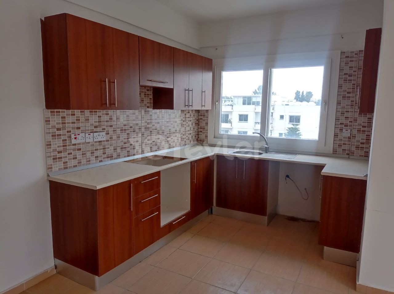 THE APARTMENT WITH ELEVATOR AND PARKING LOT (3+1) IN THE PERFECT LOCATION IN YENIŞEHIR IS IN A VERY GOOD CONDITION AND THE RENT IS GUARANTEED TO BE WAITING FOR THE LUCKY OWNER ** 