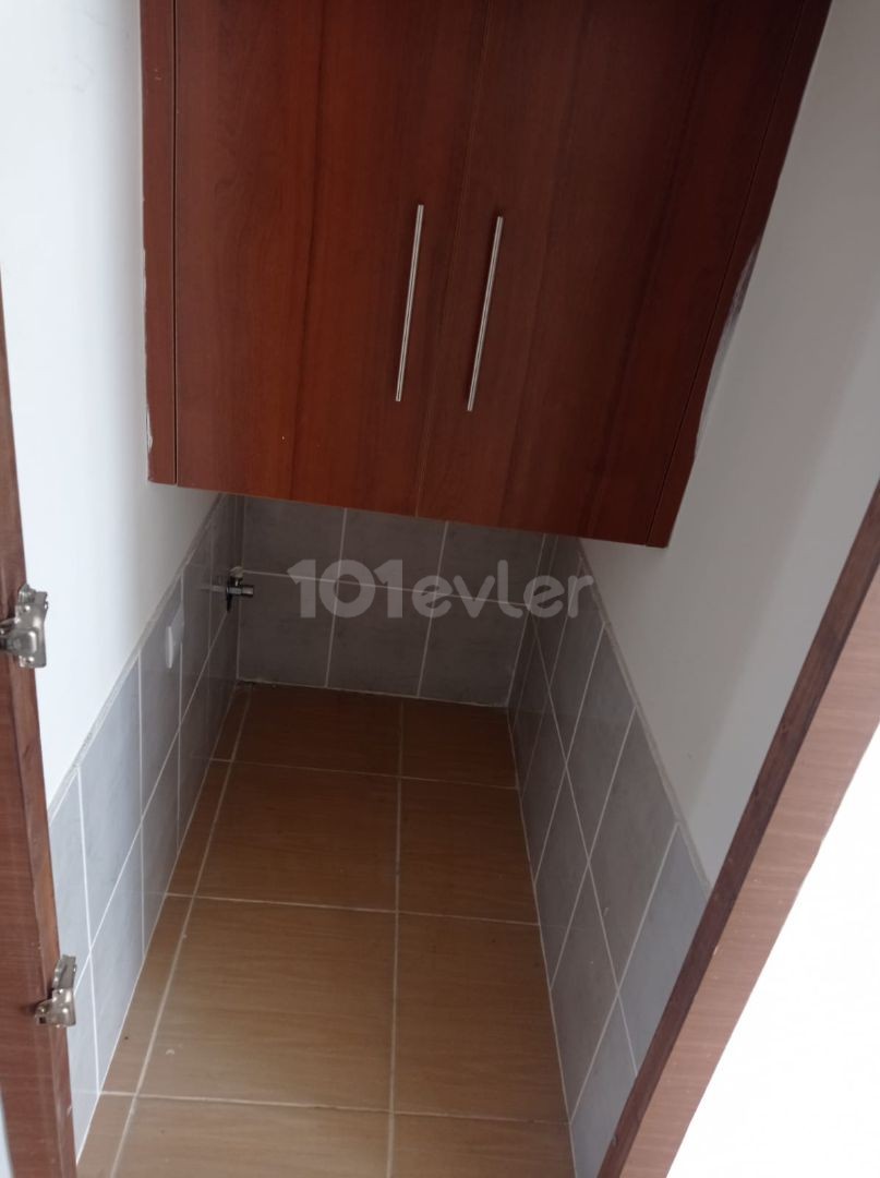 THE APARTMENT WITH ELEVATOR AND PARKING LOT (3+1) IN THE PERFECT LOCATION IN YENIŞEHIR IS IN A VERY GOOD CONDITION AND THE RENT IS GUARANTEED TO BE WAITING FOR THE LUCKY OWNER ** 