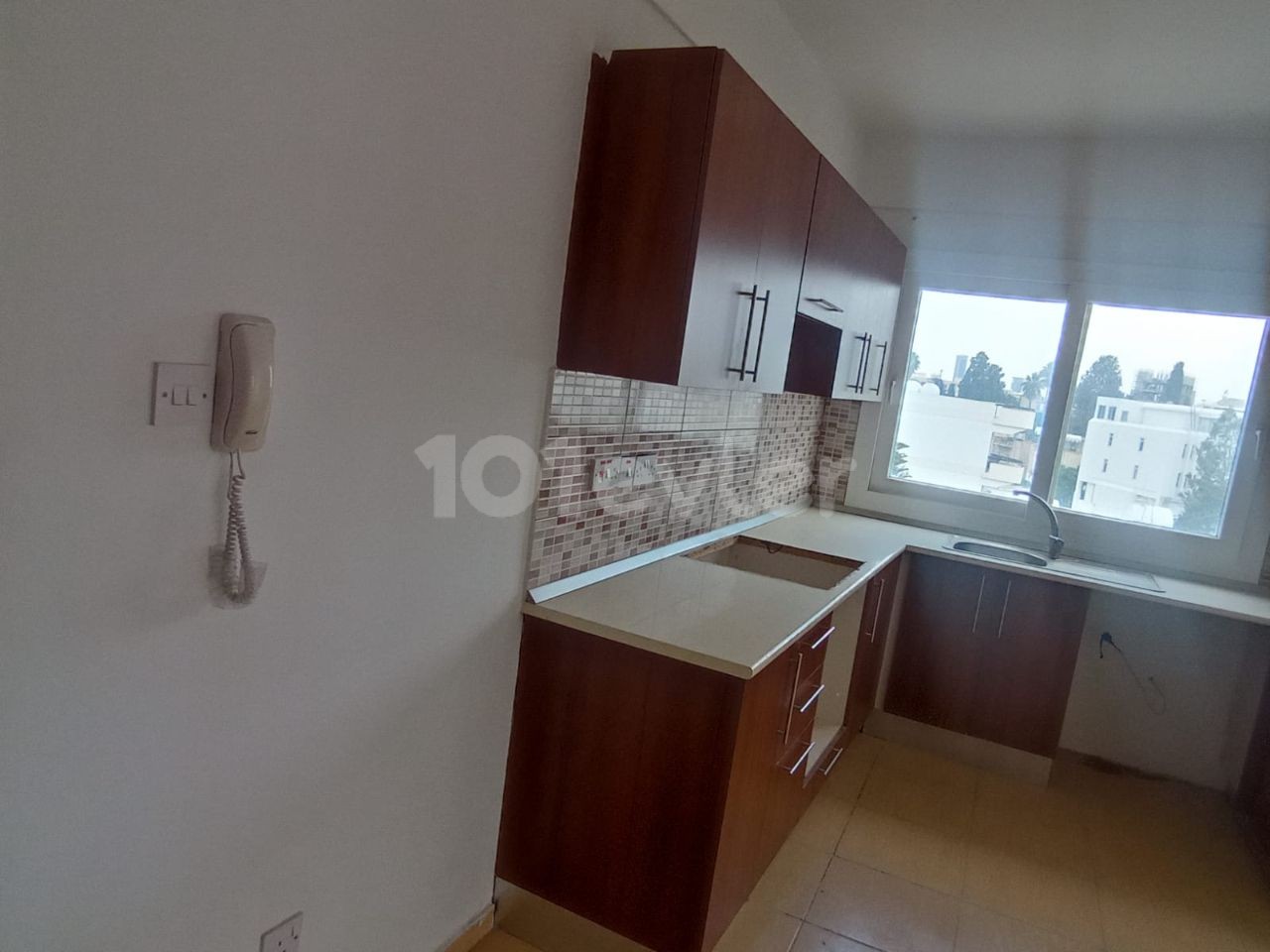 THE APARTMENT WITH ELEVATOR AND PARKING LOT (3+1) IN THE PERFECT LOCATION IN YENIŞEHIR IS IN A VERY GOOD CONDITION AND THE RENT IS GUARANTEED TO BE WAITING FOR THE LUCKY OWNER ** 