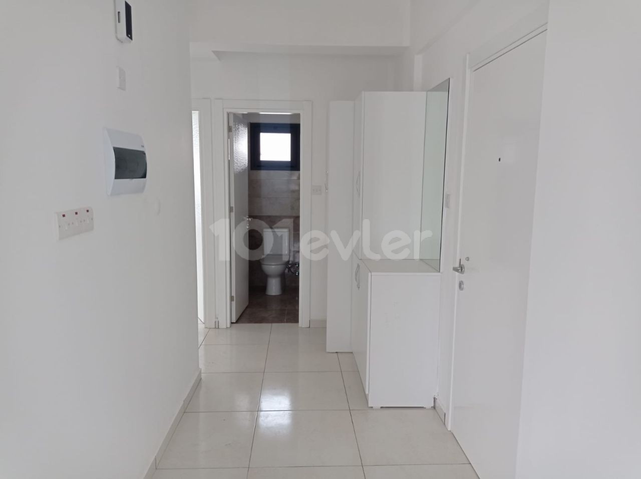 RENT-GUARANTEED APARTMENT IN A NEWLY FINISHED BUILDING WITH ELEVATOR AND PARKING LOT (2+1) IN THE PERFECT LOCATION IN YENIŞEHIR IS WAITING FOR THE LUCKY OWNER ** 