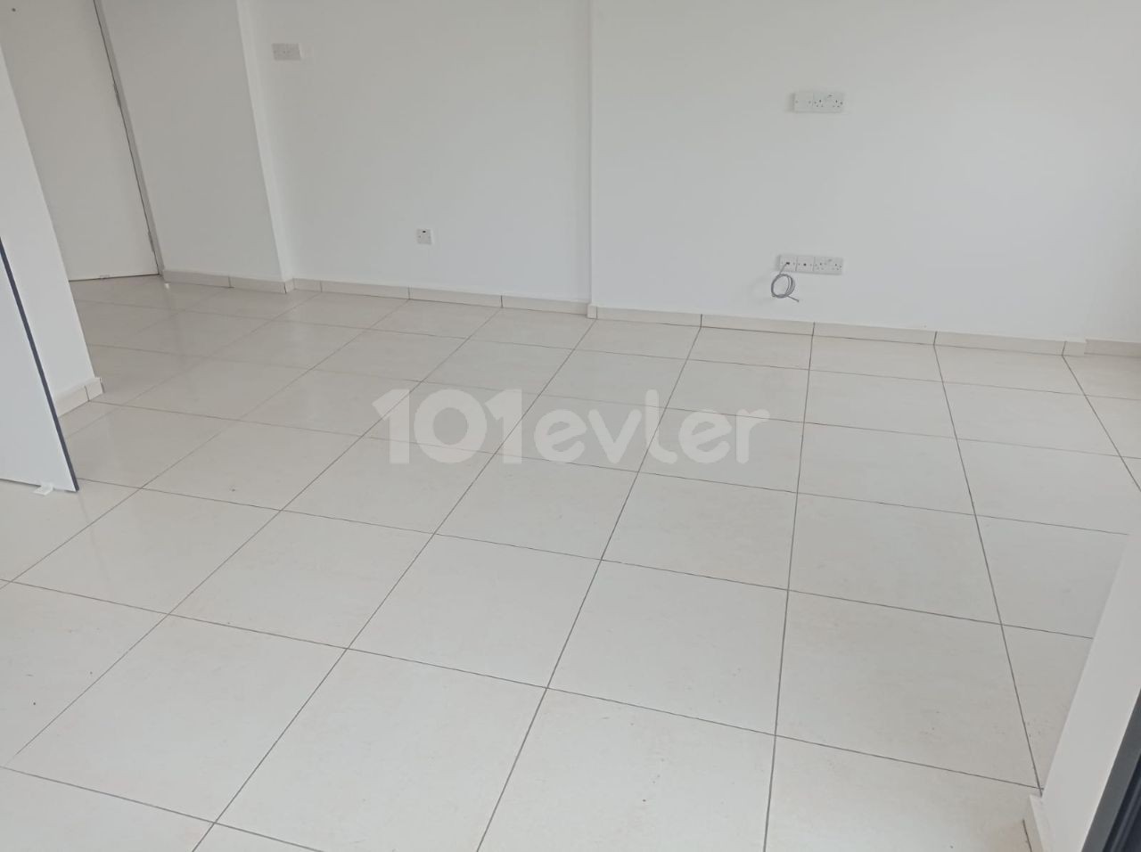 RENT-GUARANTEED APARTMENT IN A NEWLY FINISHED BUILDING WITH ELEVATOR AND PARKING LOT (2+1) IN THE PERFECT LOCATION IN YENIŞEHIR IS WAITING FOR THE LUCKY OWNER ** 