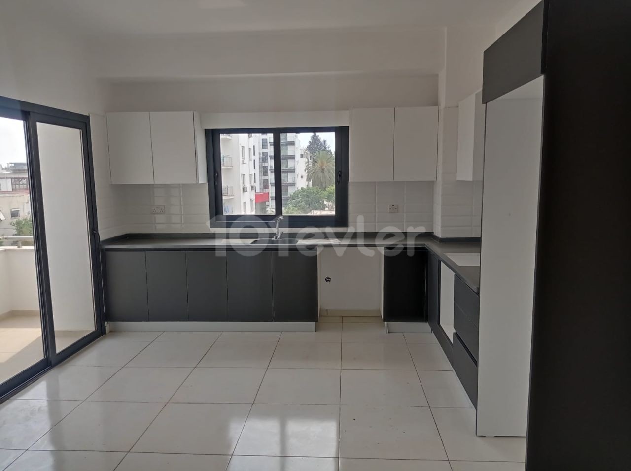 2 + 1 apartments for sale in the central location in the Yenişehir region ** 