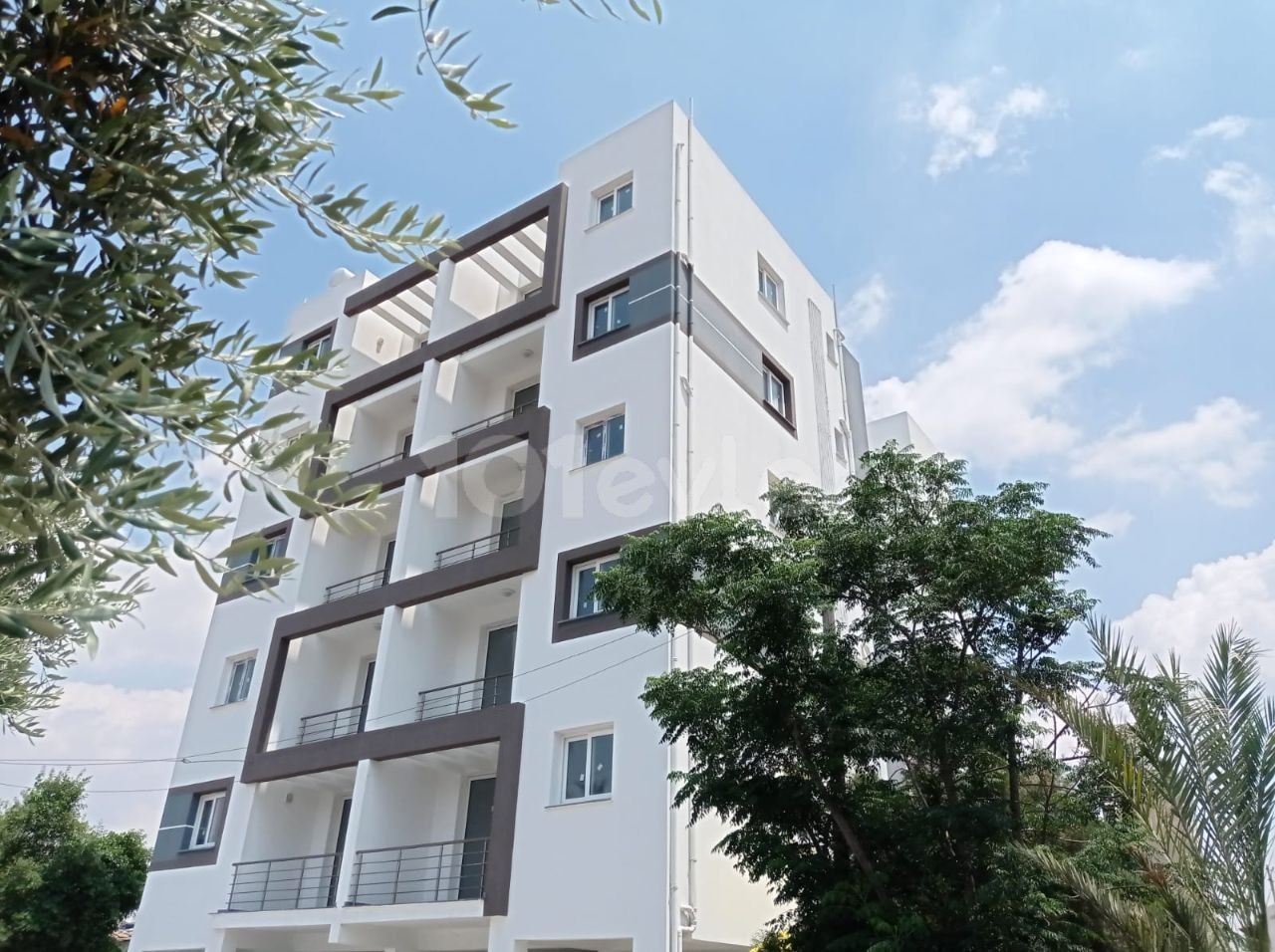 2+1 investment center apartment with elevator for sale in Kizilbaş district ** 