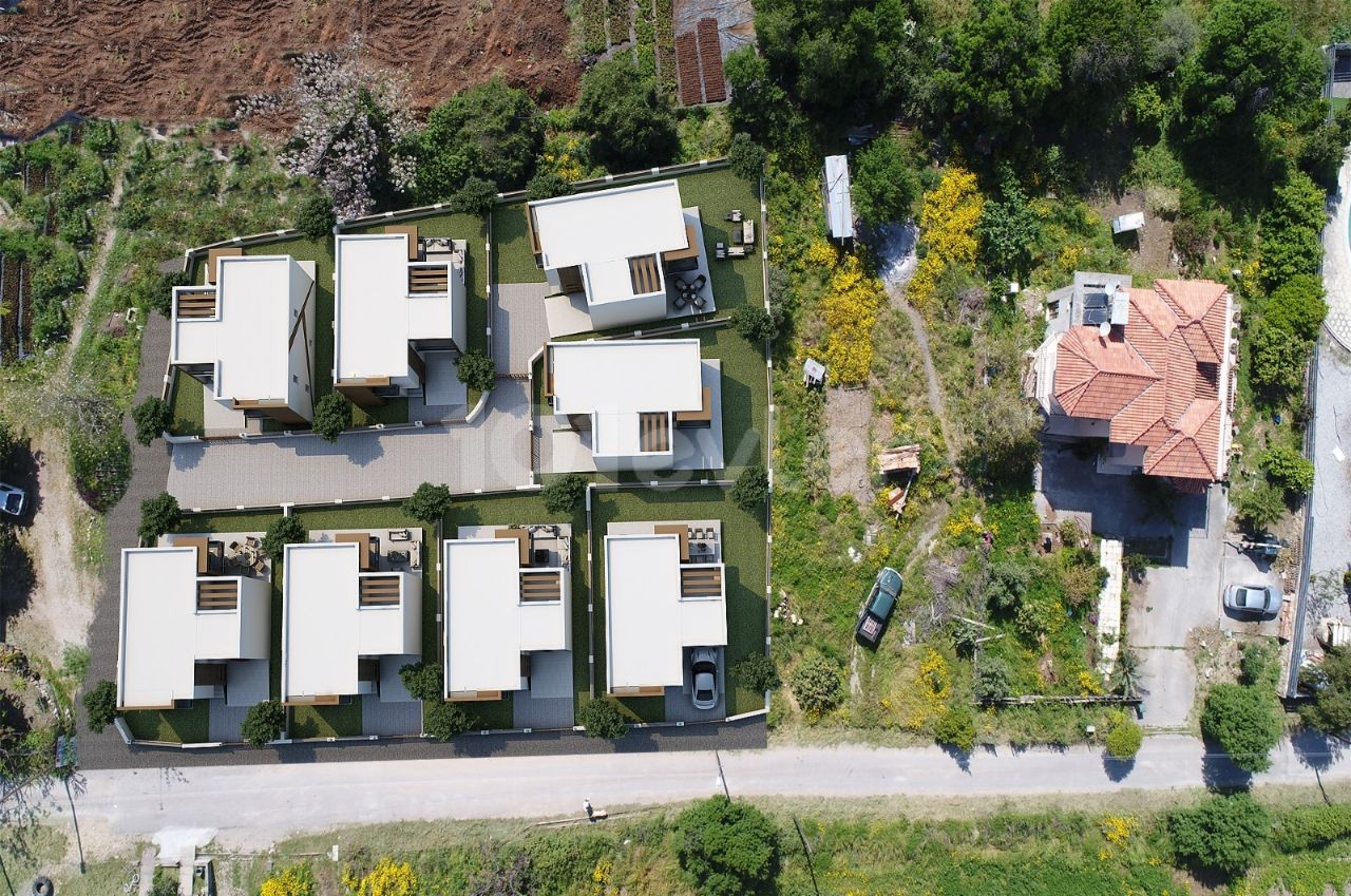 ALSANCAK, EINER DER SCHÖNSTEN GEGENDEN VON KYRENIA, IST AUCH FÜR DIEJENIGEN, DIE EINE GARANTIERTE FERIENVILLA MIT EINER GROßEN TERRASSE MIT HERRLICHEM MEER-UND BERGBLICK WOLLEN ** 