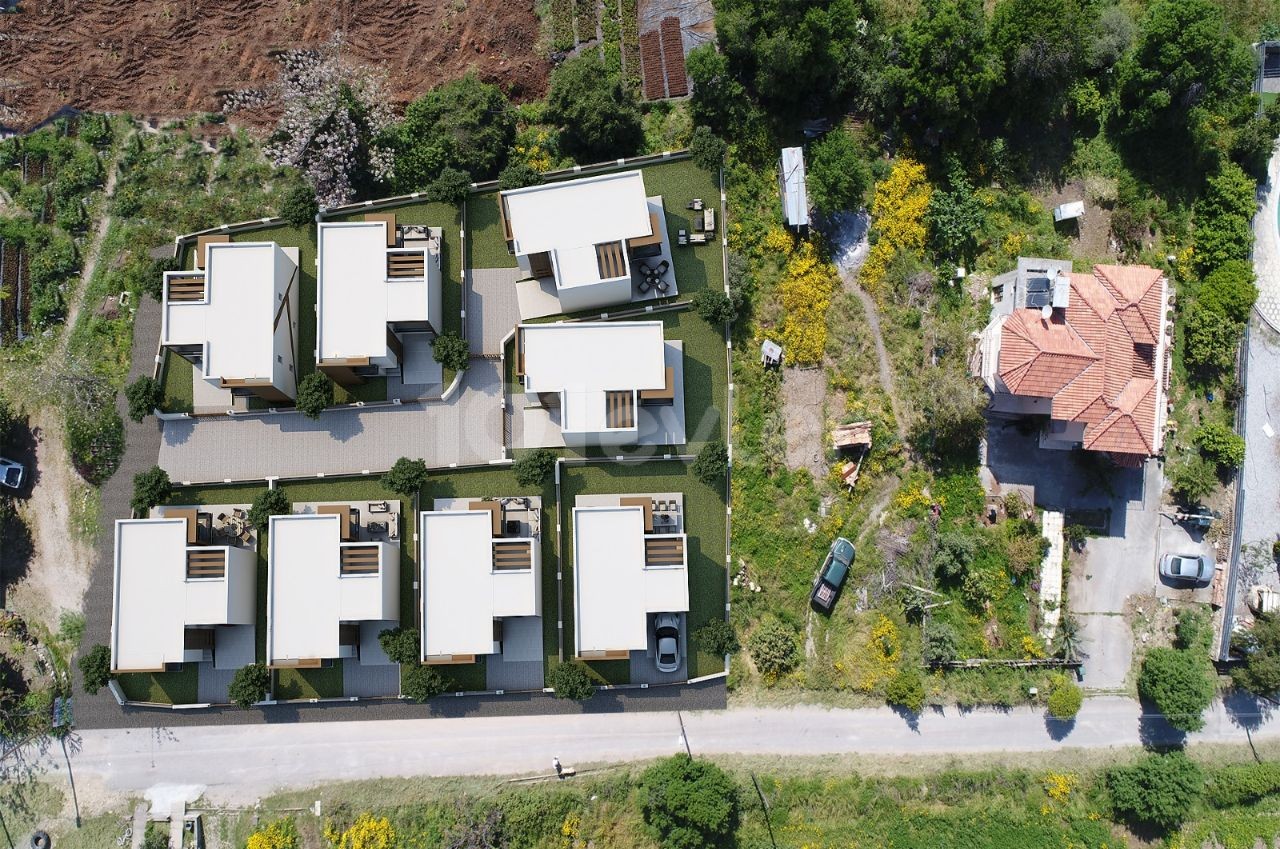 Alsancak Bölgesinde Satılık 2+1 Site İçersinde  Lüks Villa