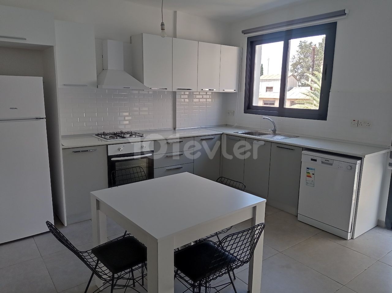 2 + 1 Furnished apartment for rent with indoor parking in the central location in the Yenişehir region ** 