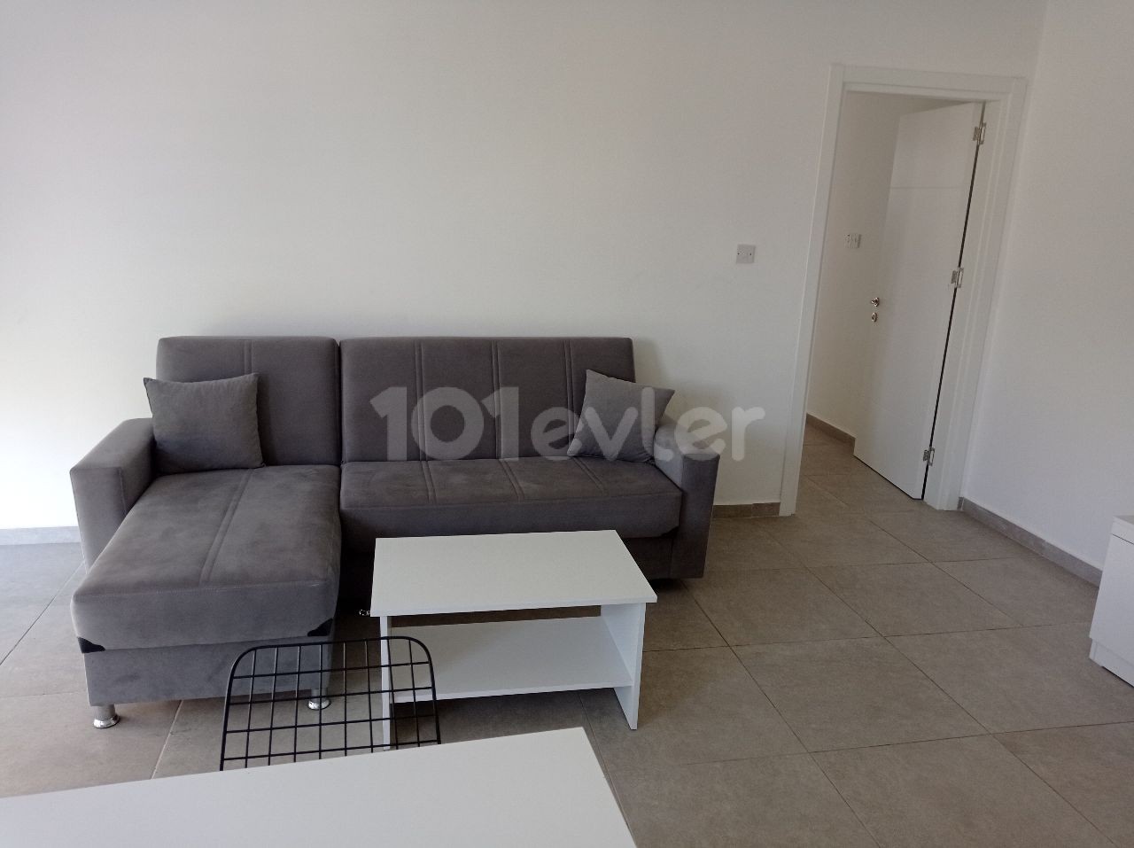 2 + 1 Furnished apartment for rent with indoor parking in the central location in the Yenişehir region ** 