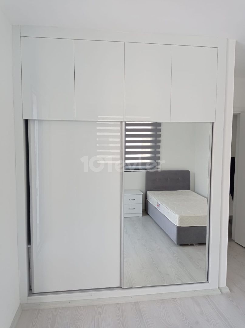 SPACIOUS SPACIOUS 90M2 (2+1) APARTMENT FOR RENT WITH ELEVATOR AND PARKING WITH FURNISHED TERRACE IN A NEW BUILDING IN AN EXCELLENT CENTRAL LOCATION. ** 