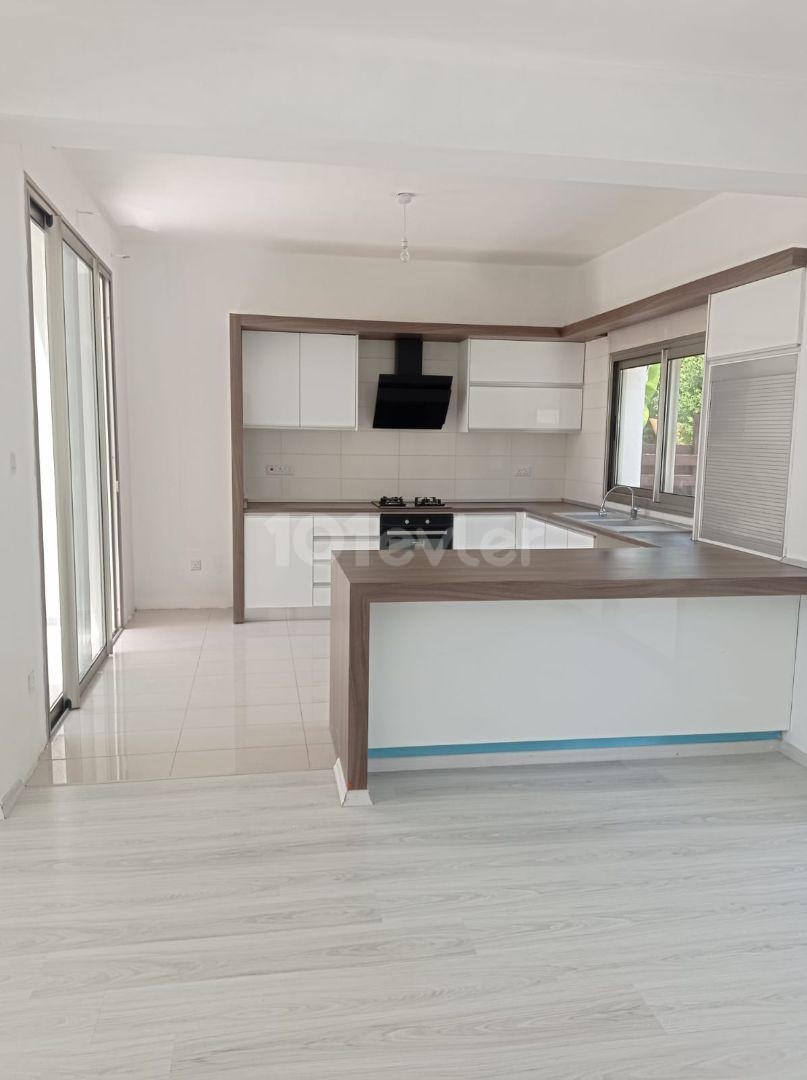 THE MOST BEAUTIFUL AREA OF NICOSIA, KÜÇÜK KAYMAKLI, IS ALSO WAITING FOR THE LUCKY OWNER OF A LUXURIOUS VILLA WITH EXCELLENT SPACIOUS AND SPACIOUS (3+1) ENSUIT, BARBECUE. ** 