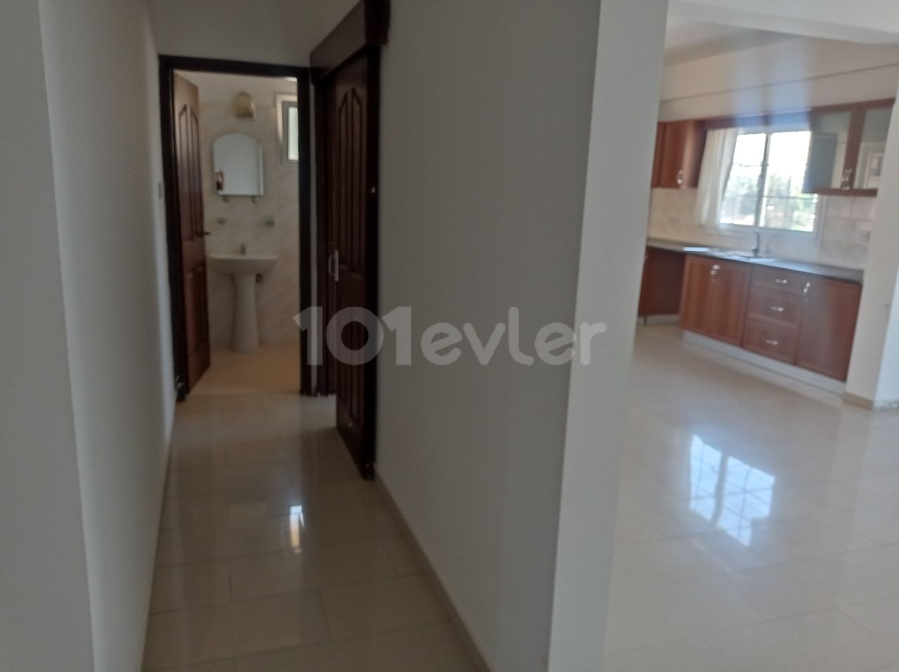 3+1 Apartment for rent with semi-furnished monthly payment on Yenisehirde street ** 