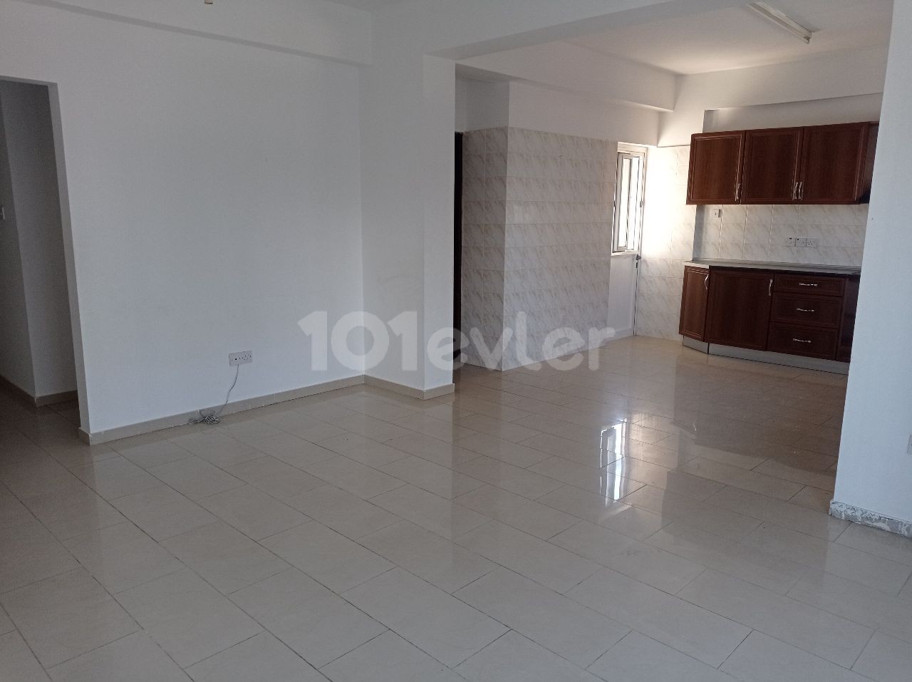 3+1 Apartment for rent with semi-furnished monthly payment on Yenisehirde street ** 