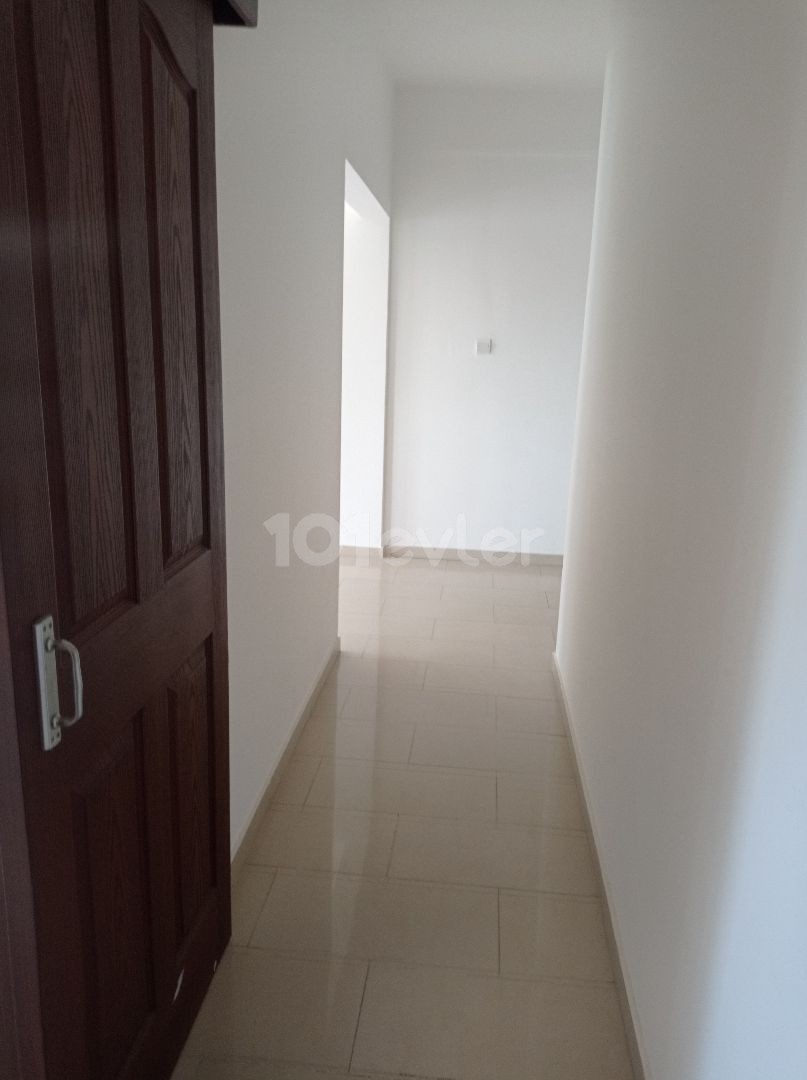 3+1 Apartment for rent with semi-furnished monthly payment on Yenisehirde street ** 