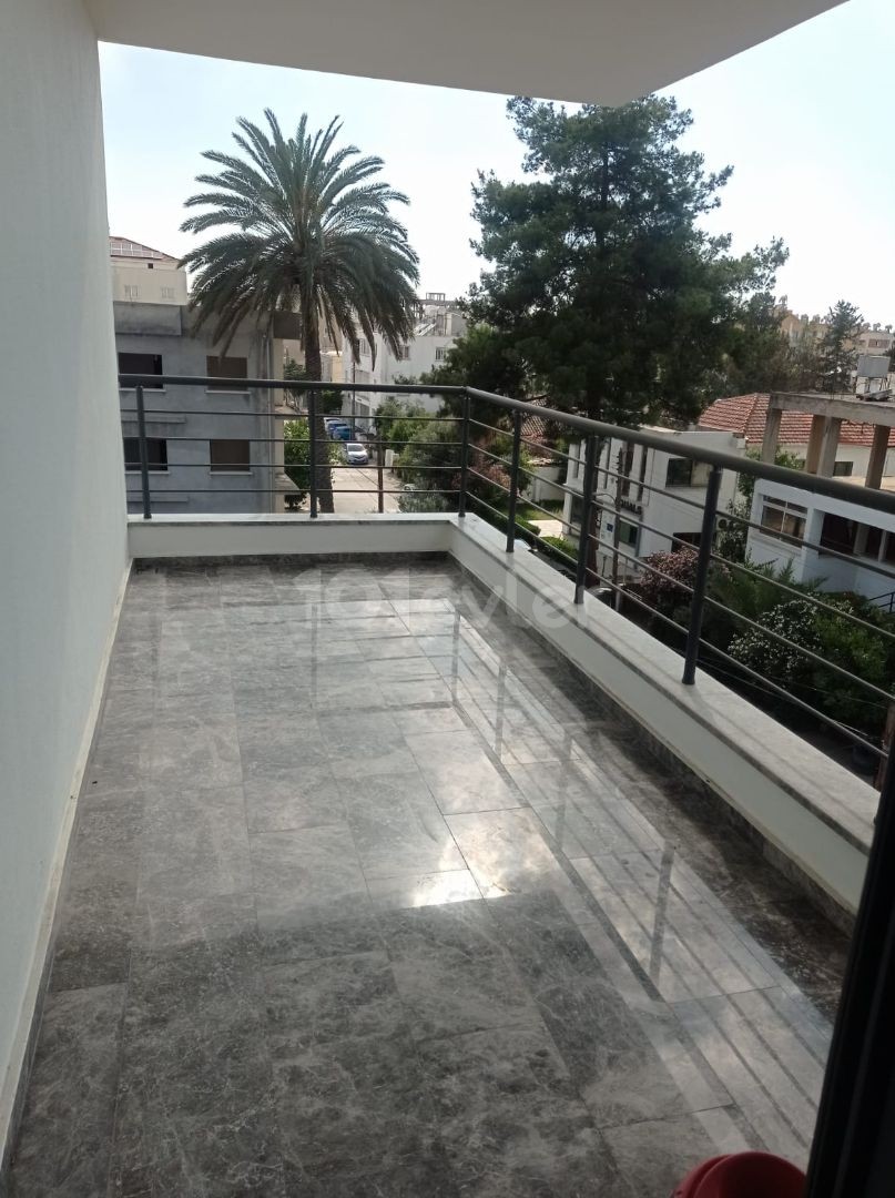 STUDIO APARTMENTS WITH LARGE SPACIOUS ELEVATORS AND COVERED PARKING IN AN EXCELLENT LOCATION IN THE MARMARA REGION ** 