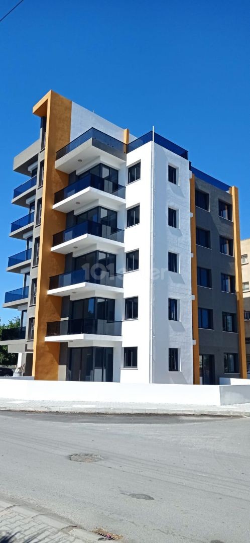 EXCELLENT DESIGN IN THE MOST ELITE AREA OF KÜÇÜK KAYMAKLI, 1. SPACIOUS AND SPACIOUS APARTMENTS WITH AN ELEVATOR (3+1), BUILT WITH HIGH-CLASS WORKMANSHIP AND MATERIALS ** 