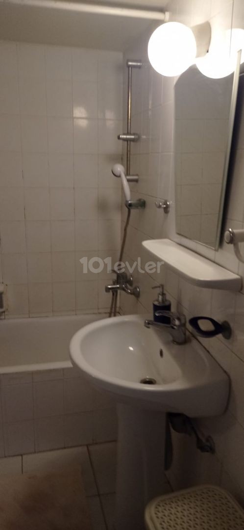 135 M2 GROUND FLOOR APARTMENT WITH SPACIOUS SPACIOUS GARDEN (3+1) IN AN EXCELLENT LOCATION IN ORTAKOY DISTRICT, EACH ROOM IS A WONDERFUL AIR-CONDITIONED APARTMENT FOR RENT ** 