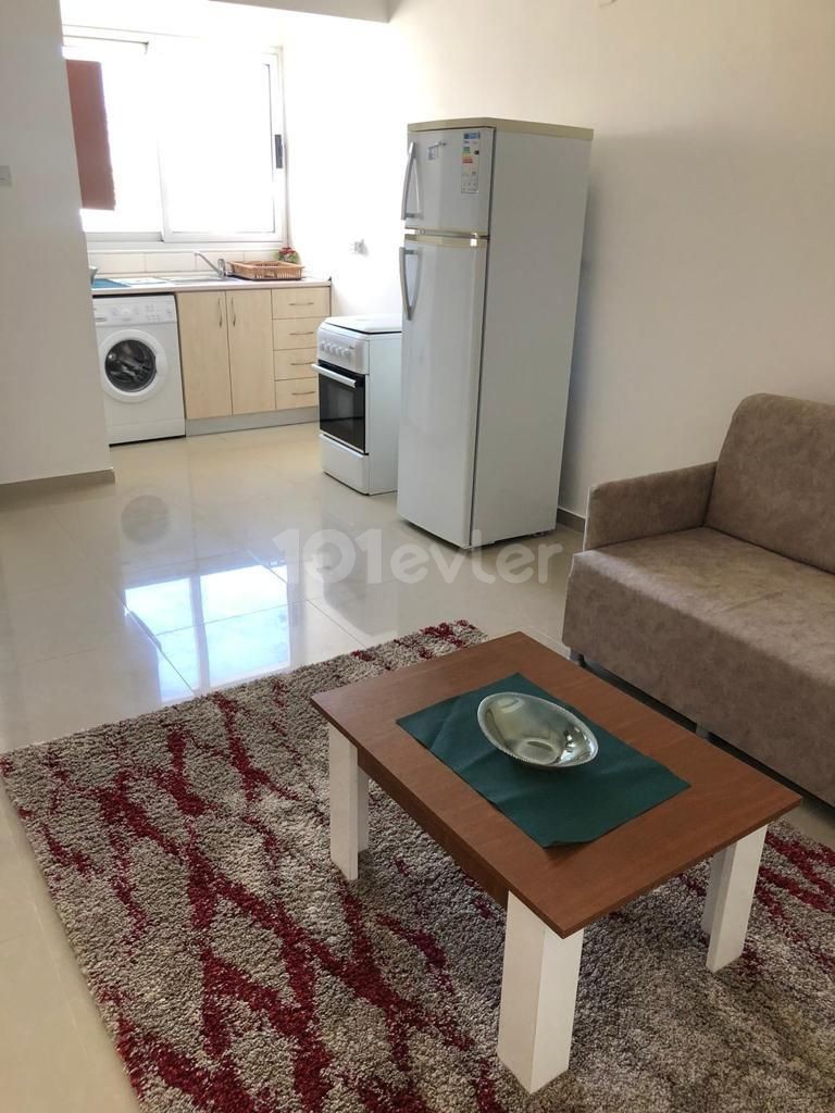 Ortaköy bölgesinde otobüs duraklarına ve markete 2 dk mesafede  kiralık 1+1 daire 