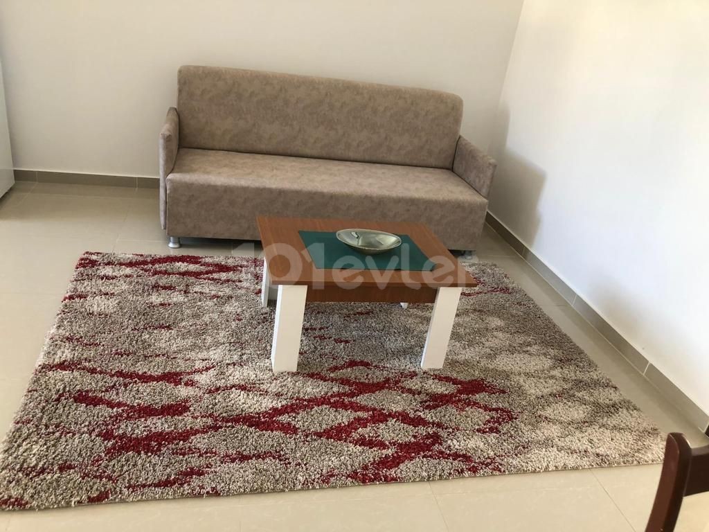 Ortaköy bölgesinde otobüs duraklarına ve markete 2 dk mesafede  kiralık 1+1 daire 