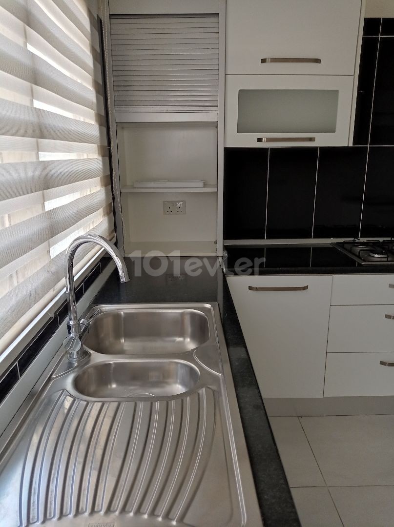 2+1 Semi-furnished apartment in Kucukkaymakli district ** 