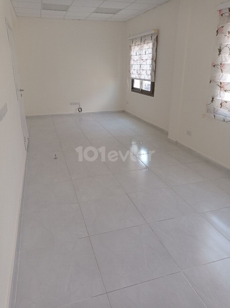 2+1 Semi-furnished apartment in Kucukkaymakli district ** 