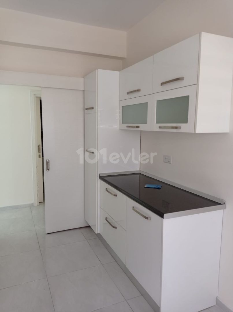 90M2 SPACIOUS SPACIOUS RENTAL APARTMENT WITH ELEVATOR (2+1) IN KAYMAKLI TERMINAL AREA ** 