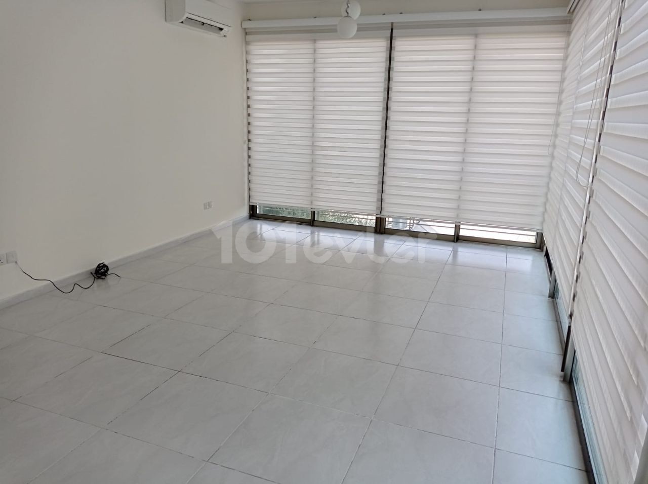 90M2 SPACIOUS SPACIOUS RENTAL APARTMENT WITH ELEVATOR (2+1) IN KAYMAKLI TERMINAL AREA ** 