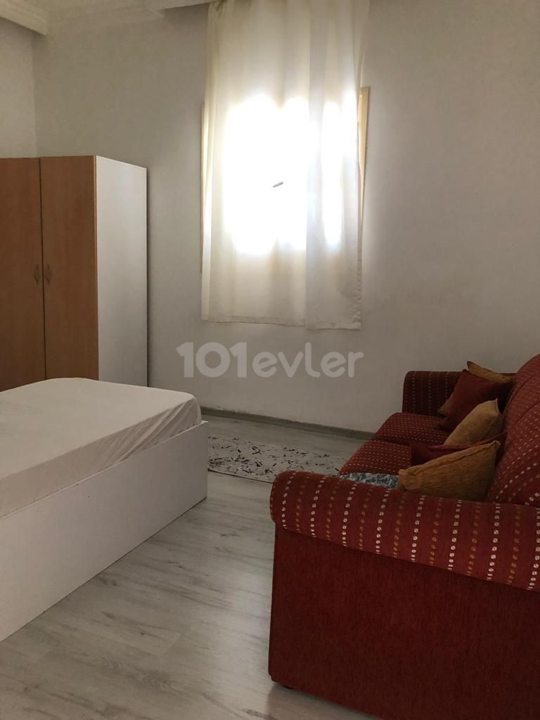 AUSGEZEICHNETE KIRAKIK EINFAMILIENHAUS MIT 90M2 KAMIN (2+1) IN DER NÄHE VON DURAK UND RESTAURANTS IN ORTAKOY ** 