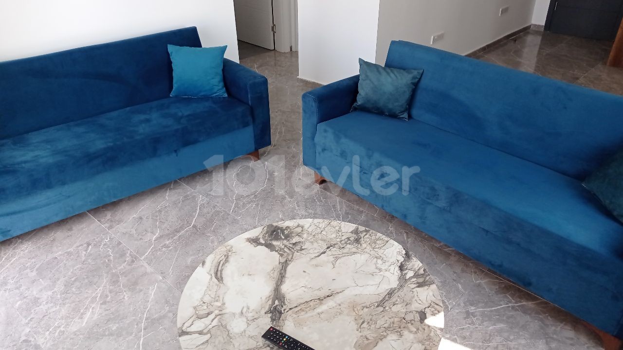 Bakanlıklar bölgesinde merkezi konumda kiralık 2+1 yeni eşyalı sıfır daire