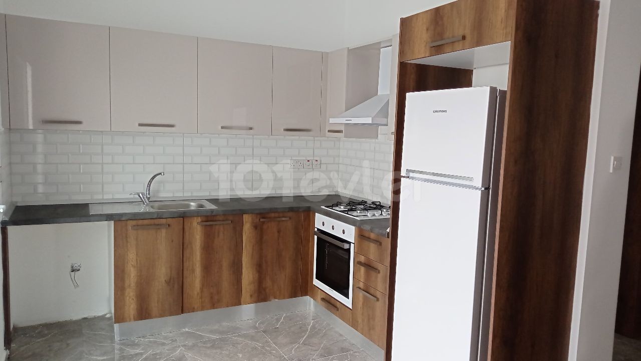 Bakanlıklar bölgesinde merkezi konumda kiralık 2+1 yeni eşyalı sıfır daire