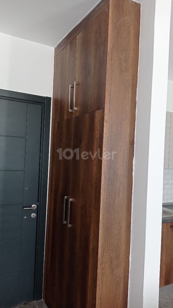 Bakanlıklar bölgesinde merkezi konumda kiralık 2+1 yeni eşyalı sıfır daire