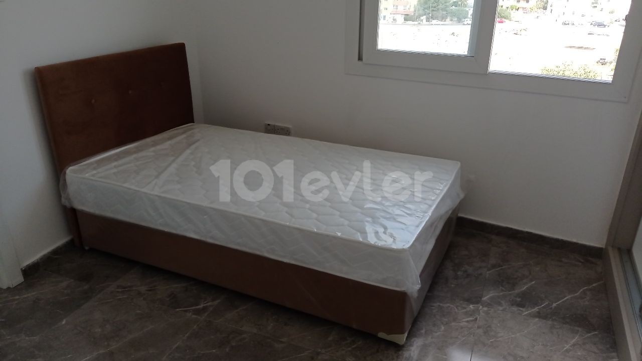 Bakanlıklar bölgesinde merkezi konumda kiralık 2+1 yeni eşyalı sıfır daire