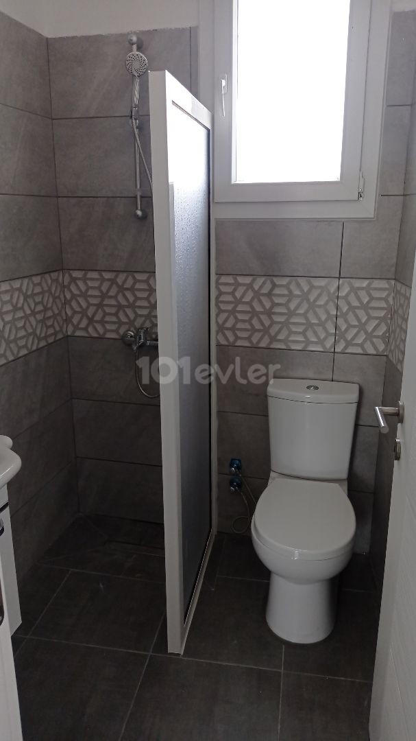 Bakanlıklar bölgesinde merkezi konumda kiralık 2+1 yeni eşyalı sıfır daire